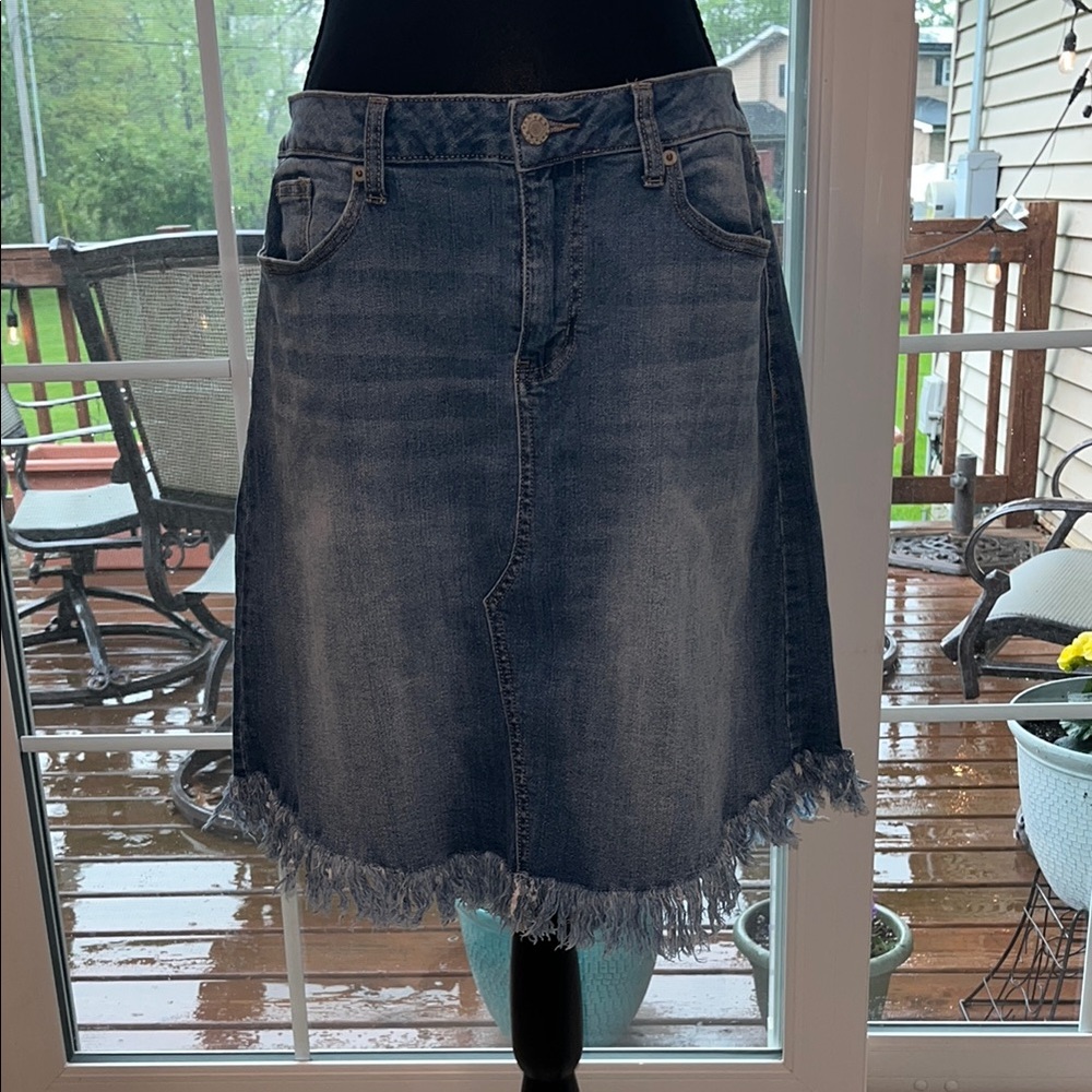Cato Denim Frayed Hem Skirt 🤠 - Picture 4 of 5